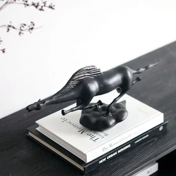 Evropski Črni Konj Ustvarjalne Kiparstvo Za Villa Dnevni Sobi Doma Mehko Dekoracijo Oblikovalec Kovin Obrti Figurice Za Dekoracijo
